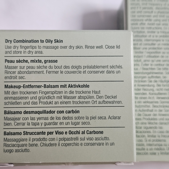 Clinique 4 Piece Skincare Set - Picture 5 of 8